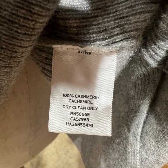 Halogen 100% Cashmere Sweater Crewneck Pullover Side Vent Gray Woman’s Size L - Picture 8 of 10